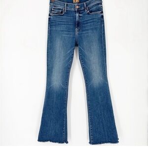 MOTHER | The Weekender Fray Walking On Coals Jeans in Size 30